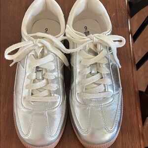 No Boundaries Metallic Silver Women's Sneakers